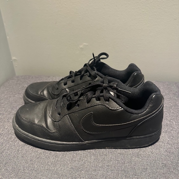 Men’s Nike Shoes - Picture 1 of 1